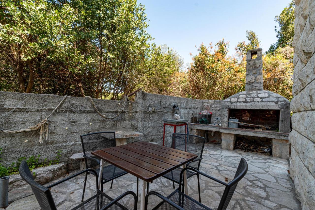 Apartments And Rooms With Parking Space Mali Ston Exterior photo